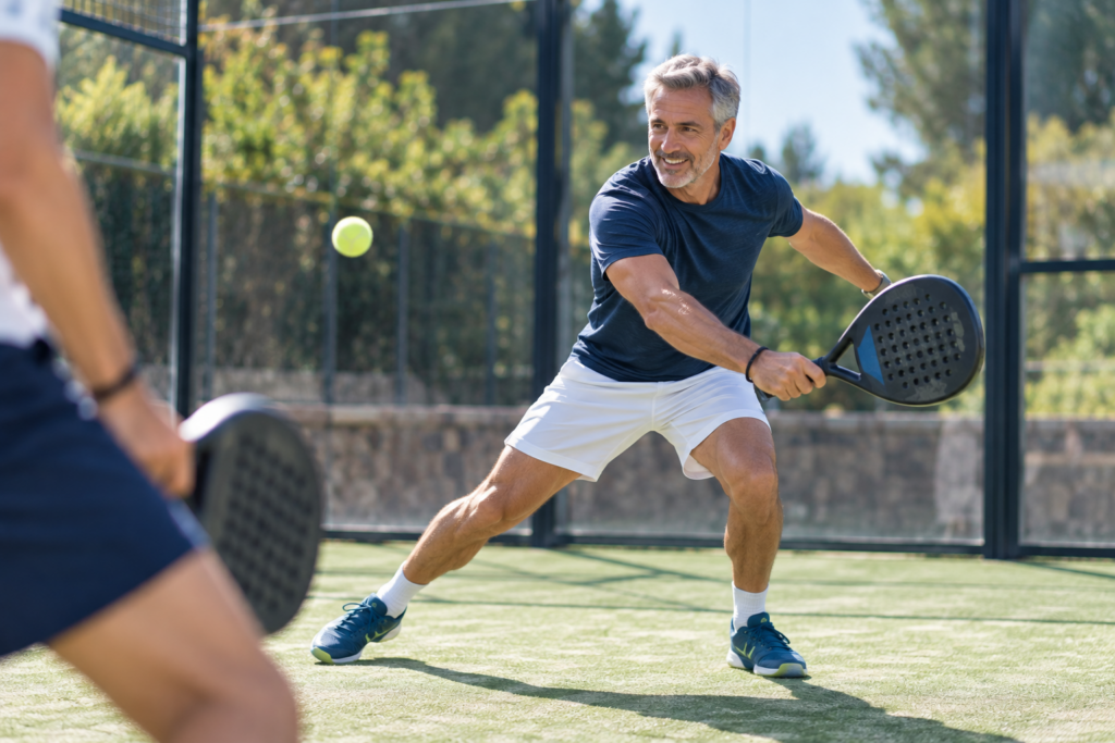 Padel dopo protesi di anca o ginocchio: si può tornare a giocare?